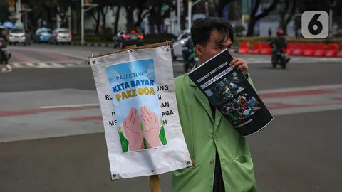 FOTO: Aksi Massa Mahasiswa Demo di Patung Kuda Tolak Keras Kenaikan PPN 12 Persen