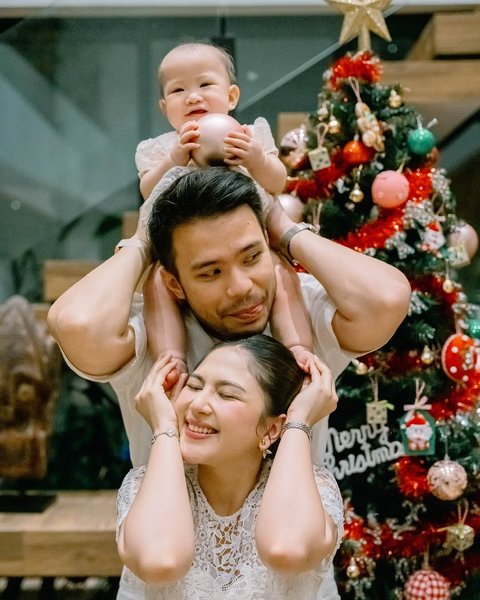 Momen Jessica Mila Rayakan Natal Bersama Keluarga Otto Hasibuan di Villa Mewah, Potret Baby Kyarra Jadi Sorotan