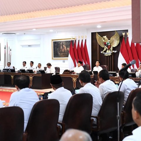 Tiga Srikandi Cantik di Kabinet Merah Putih, Tampil Kompak saat Sidang Kabinet di Istana