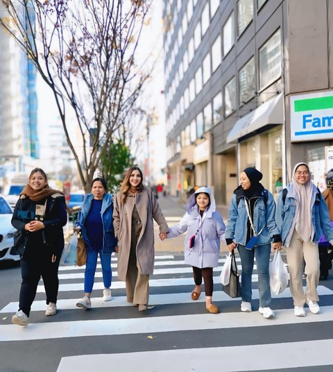 7 Potret Liburan Anang dan Ashanty yang Mewah, Pakai Outfit Musim Dingin Elegan hingga Kunjungi Banyak Tempat Favorit di Jepang