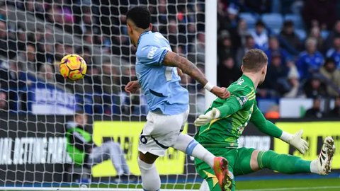 FOTO: Momen Gol Haaland dan Savinho Bawa Manchester City Akhiri Paceklik Kemenangan