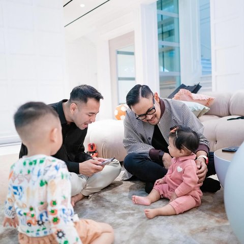 Potret Keakraban Raffi Ahmad dan Gilang Juragan99, Asik Main Bareng Rafathar, Rayyanza hingga Baby Lily