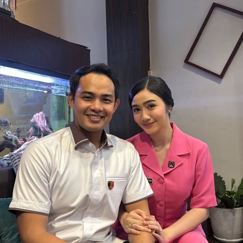 Cantik dan Anggun Febby Rastanty Tampil Menawan Pakai Seragam Bhayangkari