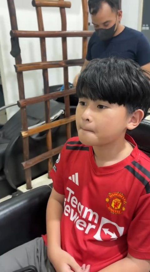 Gaya Rambut Baru Ivander Haykal Anak Daus Mini, Makin Ganteng Usai Dikeriting Ala Pesepak Bola Rafael Struick