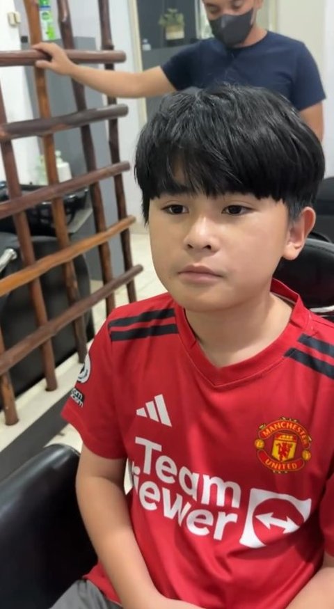 Gaya Rambut Baru Ivander Haykal Anak Daus Mini, Makin Ganteng Usai Dikeriting Ala Pesepak Bola Rafael Struick