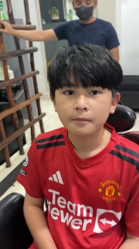 Gaya Rambut Baru Ivander Haykal Anak Daus Mini, Makin Ganteng Usai Dikeriting Ala Pesepak Bola Rafael Struick