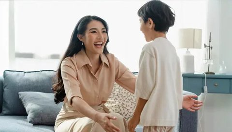 Kenali Apa Itu Jellyfish Parenting, Pengasuhan yang Biarkan Anak Beradaptasi Sendiri dengan Lingkungan