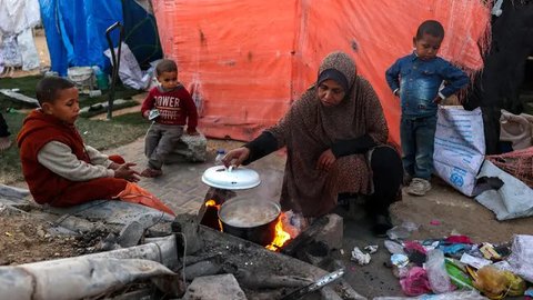 FOTO: Nestapa Jutaan Pengungsi di Jalur Gaza Hadapi Krisis Pangan dan Layanan Kesehatan