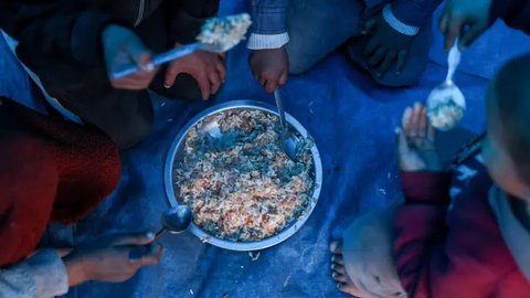 FOTO: Nestapa Jutaan Pengungsi di Jalur Gaza Hadapi Krisis Pangan dan Layanan Kesehatan