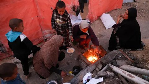 FOTO: Nestapa Jutaan Pengungsi di Jalur Gaza Hadapi Krisis Pangan dan Layanan Kesehatan