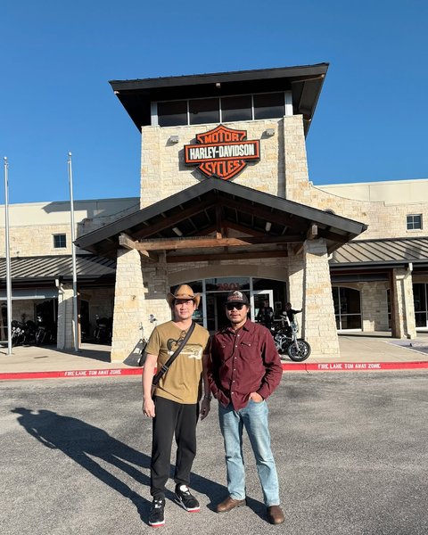 5 Potret Tengku Firmansyah Pakai Topi Cowboy Liburan Keluarga di Texas, Penampilan Stylish Abis