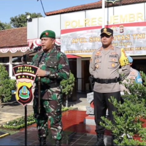 Komandan TNI Panggil Bintara Remaja & Polisi '3 Zaman' di Markas Polisi, di Depan Kapolres Beri Uang Langsung Disuruh Hitung