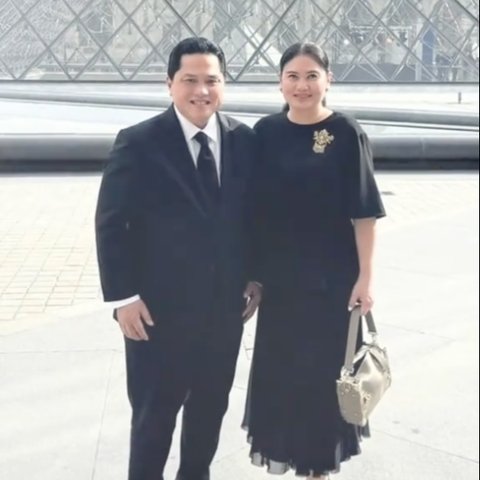 Momen Erick Thohir Unggah Foto Mesra dengan Sang Istri ‘Waktu Indonesia Bucin’