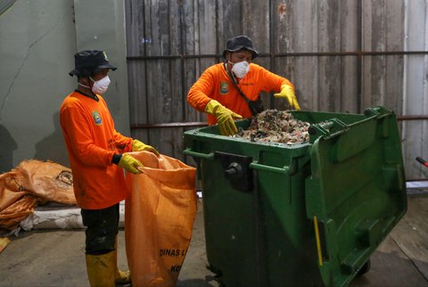 FOTO: Mengintip TPA Rawa Kucing Tangerang Kelola Sampah Jadi Kompos dan Bahan Bakar