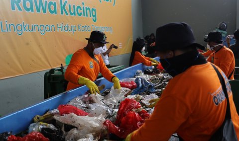 FOTO: Mengintip TPA Rawa Kucing Tangerang Kelola Sampah Jadi Kompos dan Bahan Bakar