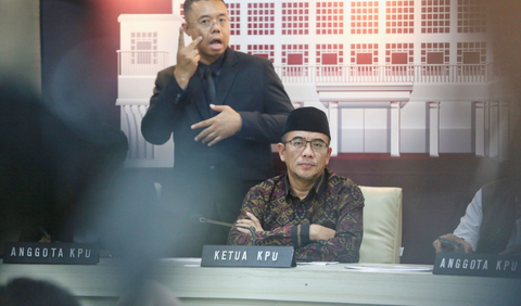 Menurut Ketua KPU RI Hasyim Asy'ari, perbedaan itu bukan indikasi kecurangan melainkan hanya kesalahan konversi dalam membaca data Formulir Model C1-Plano atau catatan hasil penghitungan suara pemilu 2024 pada Sirekap. 