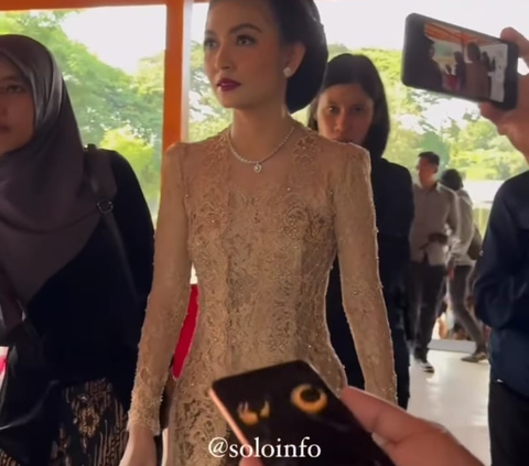 Potret Cantik Selvi Ananda saat Hadiri Upacara Ulang Tahun Kota Solo, Tampil Anggun Kenakan Kebaya