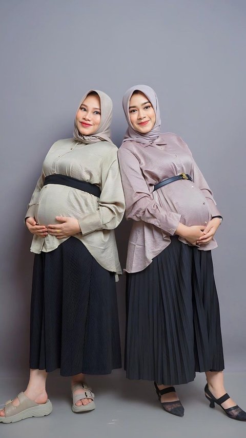 Perpaduan Blouse dengan Belt dan Rok Plisket