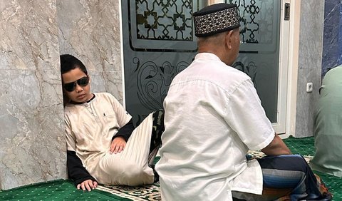 Tak sedikit netizen yang mendoakan Adam agar menjadi anak sholeh.<br>