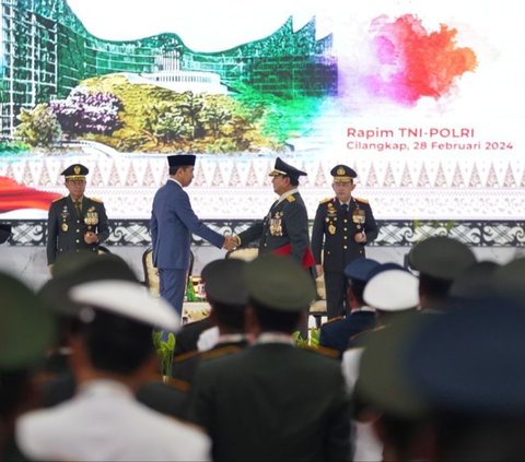 Ramai Kritik Prabowo Terima Penghargaan Jenderal Bintang 4, Ada Pelanggaran Aturan?