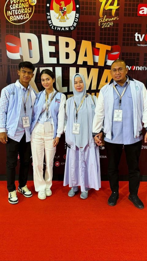 Pratama Arhan, Azizah Salsha and family were also present for candidate pair 02.