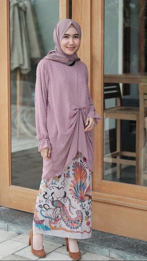 <b>Baju Kurung Model Lipit </b>