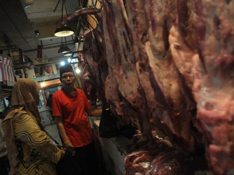 H-1 Jelang Puasa Ramadan, Pedagang Pasar Senen Bingung Harga Daging Sapi Terus Naik