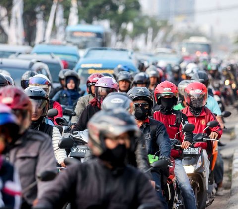 Minister Basuki Ensures There Will be Toll Rate Discounts during Eid Homecoming 2024