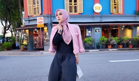 8. Hijab Lilac: Kalem yang Manis