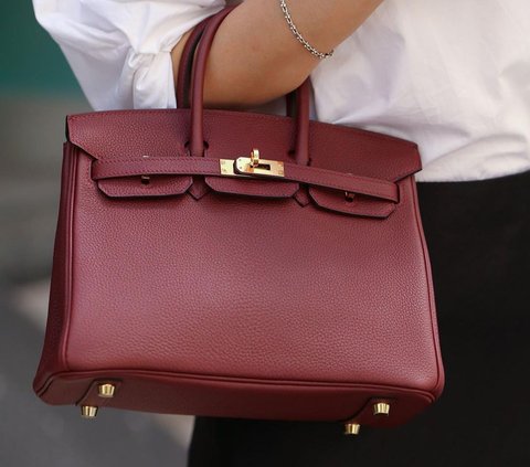 Types of Women's Bags You Should Know, Complete with Characteristics
