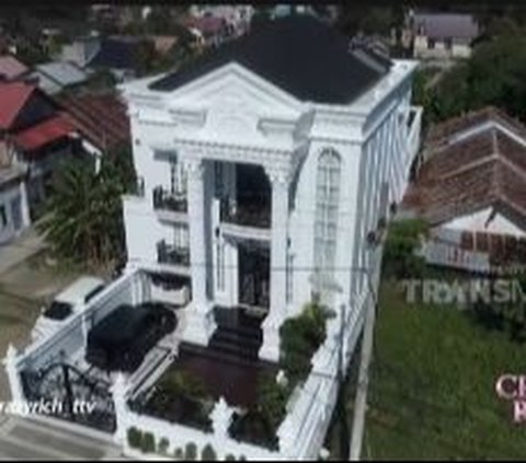 Portrait of Sheila Saukia's Crazy Rich Aceh House Then vs Now, Its Appearance is Like Earth and Sky