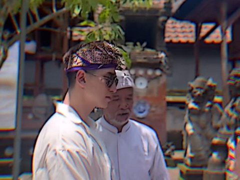 Berdarah Bali, Potret Verrell Bramasta Kenakan Pakaian Adat Bersama Ibu dan Neneknya, Netizen 'MasyaAllah Mas Dewan'