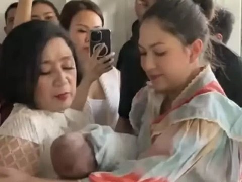 Potret Jessica Mila Sudah Diperbolehkan Pulang Usai Melahirkan Anak Pertama, Disambut Keluarga di Rumah