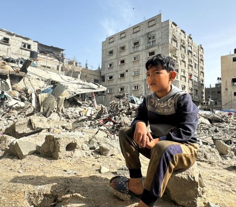 FOTO: Masa Bodoh dengan Resolusi Dewan Keamanan PBB, Israel Masih Terus Menggempur Gaza, Puluhan Warga Palestina Tewas