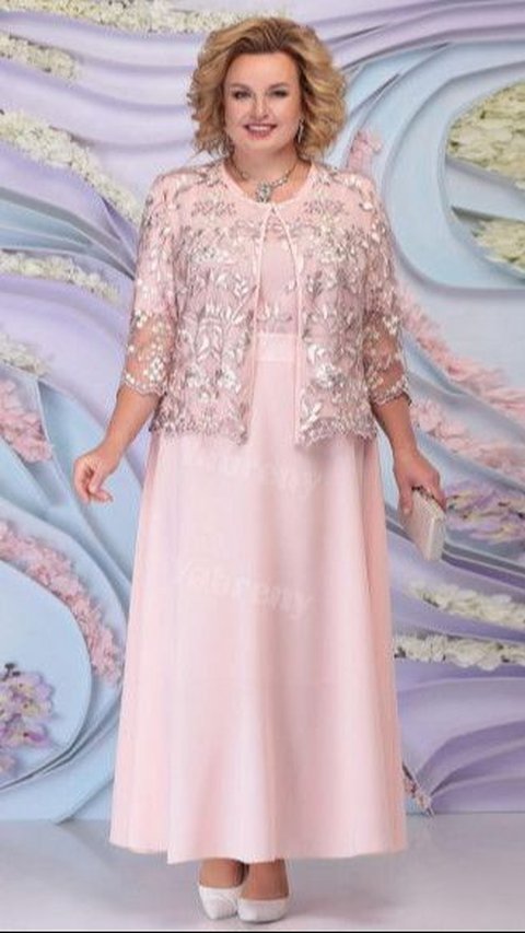 <b>Kebaya dengan Aksen Outer</b>