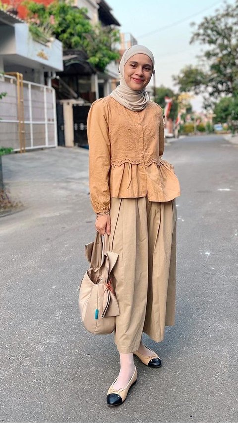 <b>Warna Mocca Terang untuk Penampilan Ceria</b>