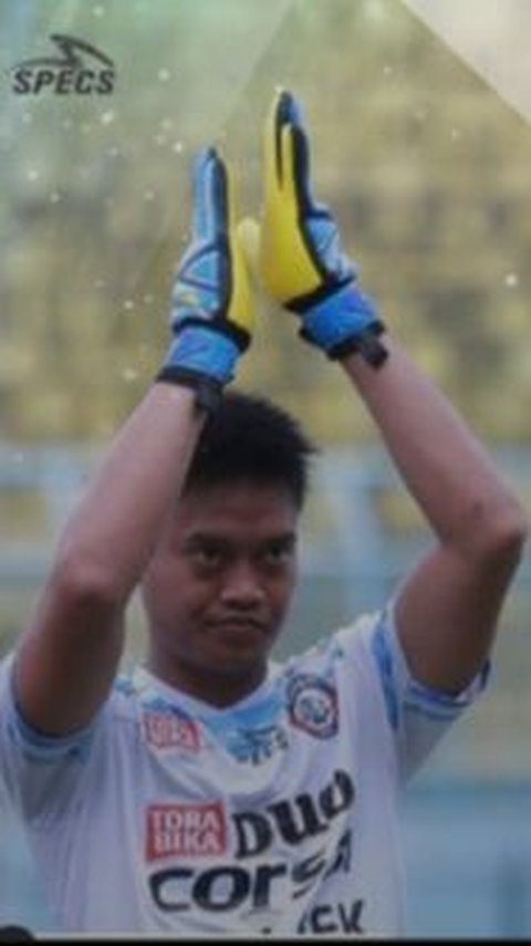 Kurnia Meiga was also once crowned as the best player of the Indonesian Super League 2009-2010, the best goalkeeper of the AFF Cup 2016, the Best XI of the AFF Cup 2016, and the Best XI of the ASEAN Federation 2017.