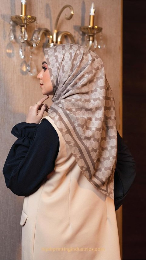 Hijab Printing dengan Pola yang Menarik dan Warna yang Variatif