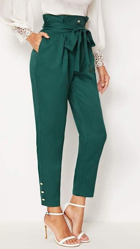 Pegged Pants: Unique Design for Stylish Look