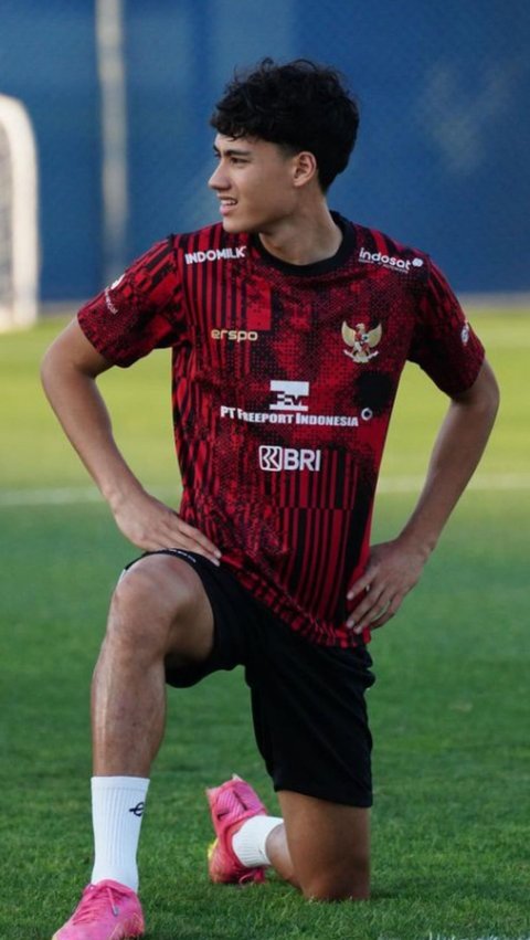 Dia menjadi salah satu pemain Timnas Indonesia U-23 yang dijagokan dan dipercaya sebagai penyerang. Foto: instagram.com / rafaelstruick<br>