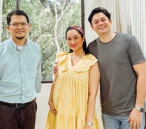 Unveiling Andrew Andika's Affair, Portraits of Tengku Dewi's Stunning Appearance with Baby Bump