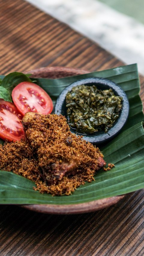 Trik Efisien Goreng Ayam Lengkuas Agar Tidak Meletup Tanpa Airfryer<br>