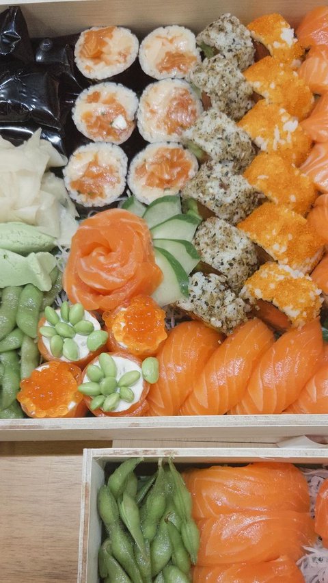 Pasangan yang Ternyata Suka Makan Sushi <br>