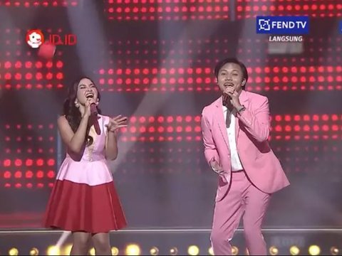 8 Portraits of the First Duet of Mahalini and Rizky Febian on Stage