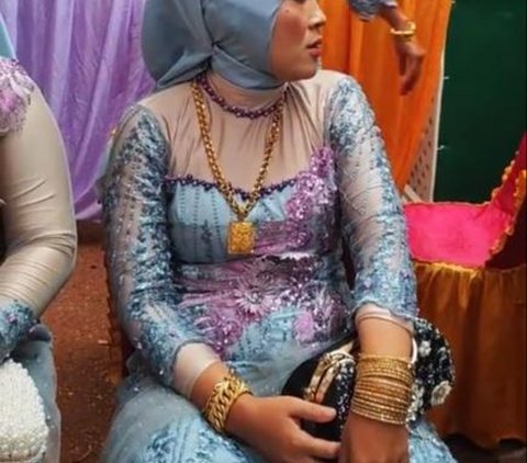 Viral! This is What Happens When Moms Become Pagar Ayu: Wearing Jewelry Like a Walking Gold Store, Thick Makeup 'Daytime on Top, Nighttime on Bottom'