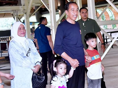 10 Portraits of Jan Ethes' Vacation to TMII with Jokowi, Wearing Gucci T-Shirt