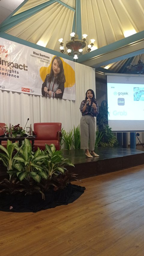 AMA Malang Undang Risa Santoso dalam Seminar Marketing Bertema 