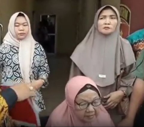 77-Year-Old Mother Reported by Her 4 Daughters for Inheritance Dispute