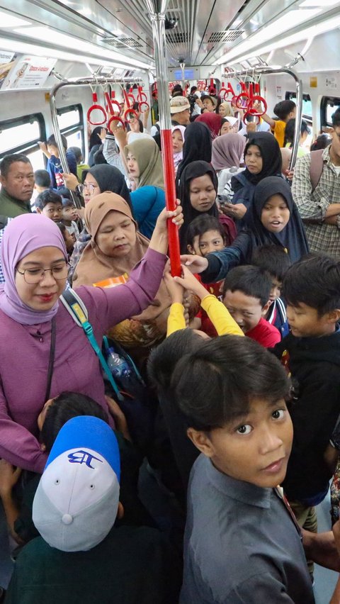 Ajang ini sekaligus memperkenalkan layanan unggulan dan memperkuat resonansi <i>brand awareness</i> LRT Jakarta di kalangan masyarakat. Foto: Merdeka.com/Arie Basuki