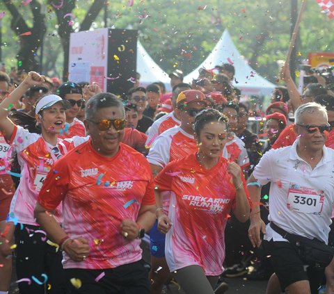 FOTO: Ribuan Orang Meriahkan Soekarno Run di GBK, Ada Ganjar hingga Sekjen PDIP